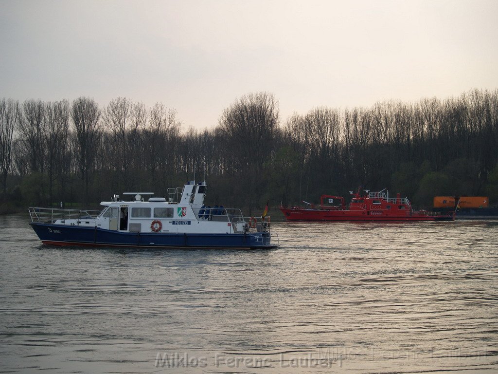 Feuerloeschboot 10-2      P122.JPG